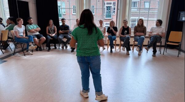 Public Speaking in Paris from A to Z: Own The Room